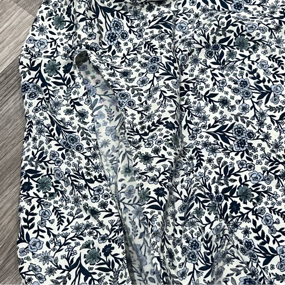 H&M Tie-Sleeve Floral-Print Navy Blue & white Shift dress - Picture 6 of 9